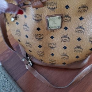 Adorable MCM bucket bag, cinch style, Pre-owned